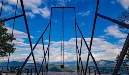 网红大秋千,挑战极限的空中乐园